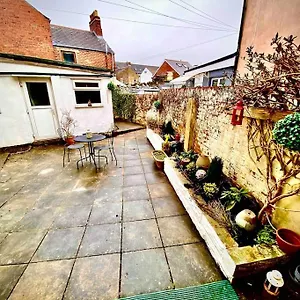  Apartment Brickworks - 2 Bedrooms, 15 Mins Walk To The Centre, With Garden United Kingdom