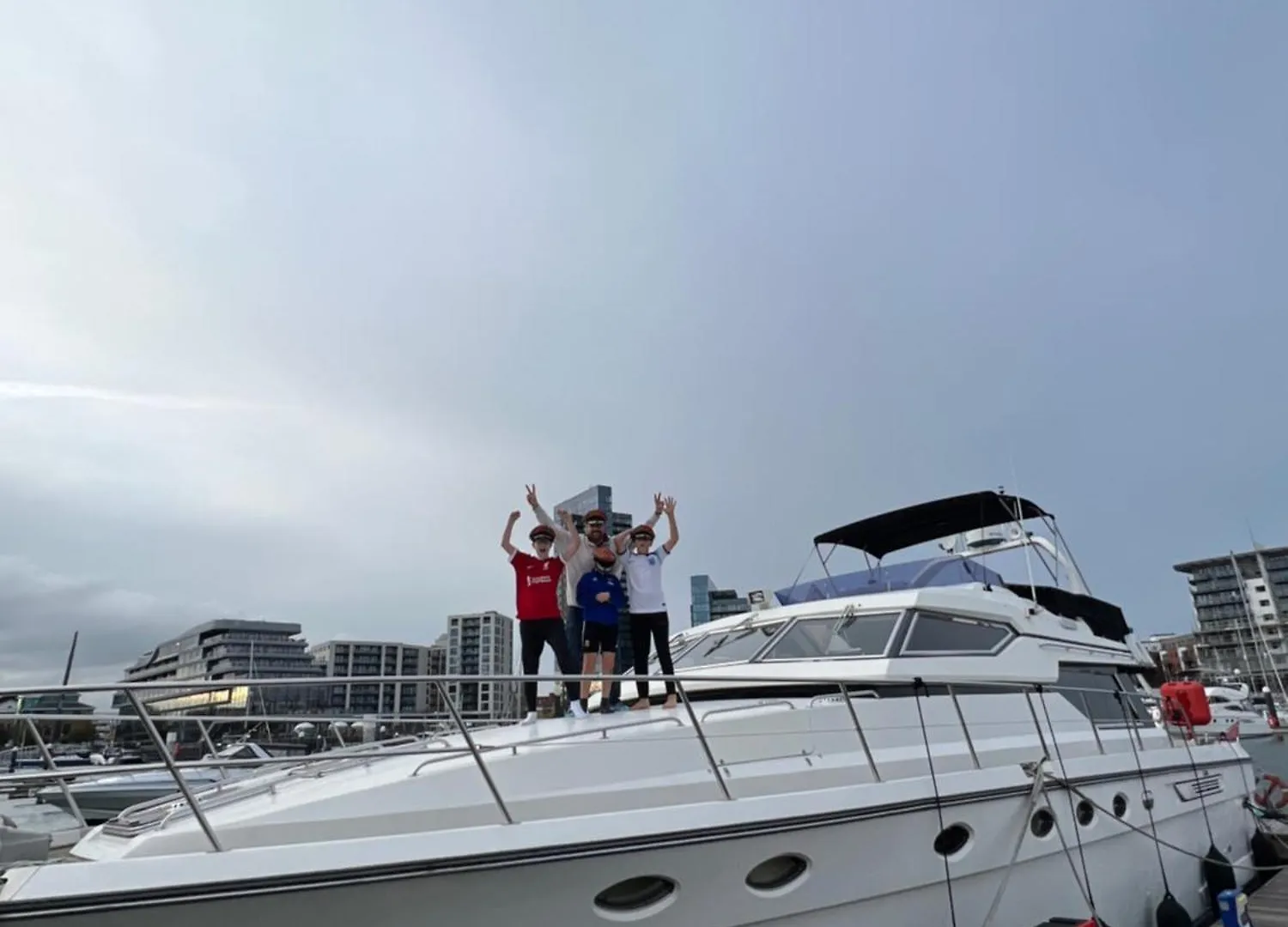 Marina Superyacht: Luxury Southampton Harbor Stay 0*,