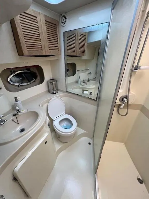 Botel Marina Superyacht: Luxury Southampton Harbor Stay